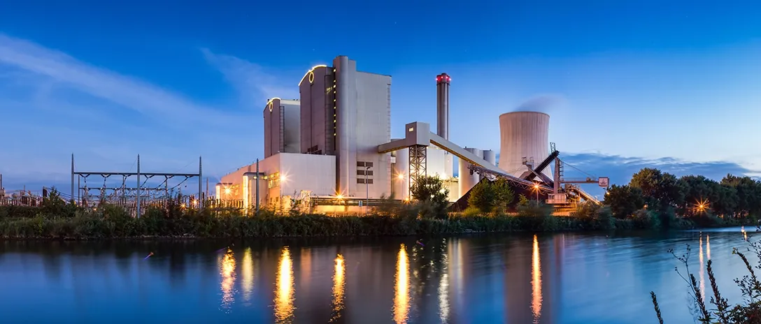 Power generation plant with steel structures